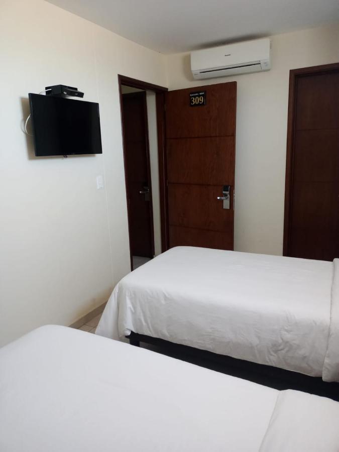 Hotel Metropolitano Plaza فاليدوبار المظهر الخارجي الصورة