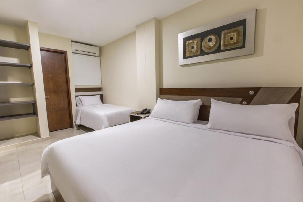 Hotel Metropolitano Plaza فاليدوبار المظهر الخارجي الصورة
