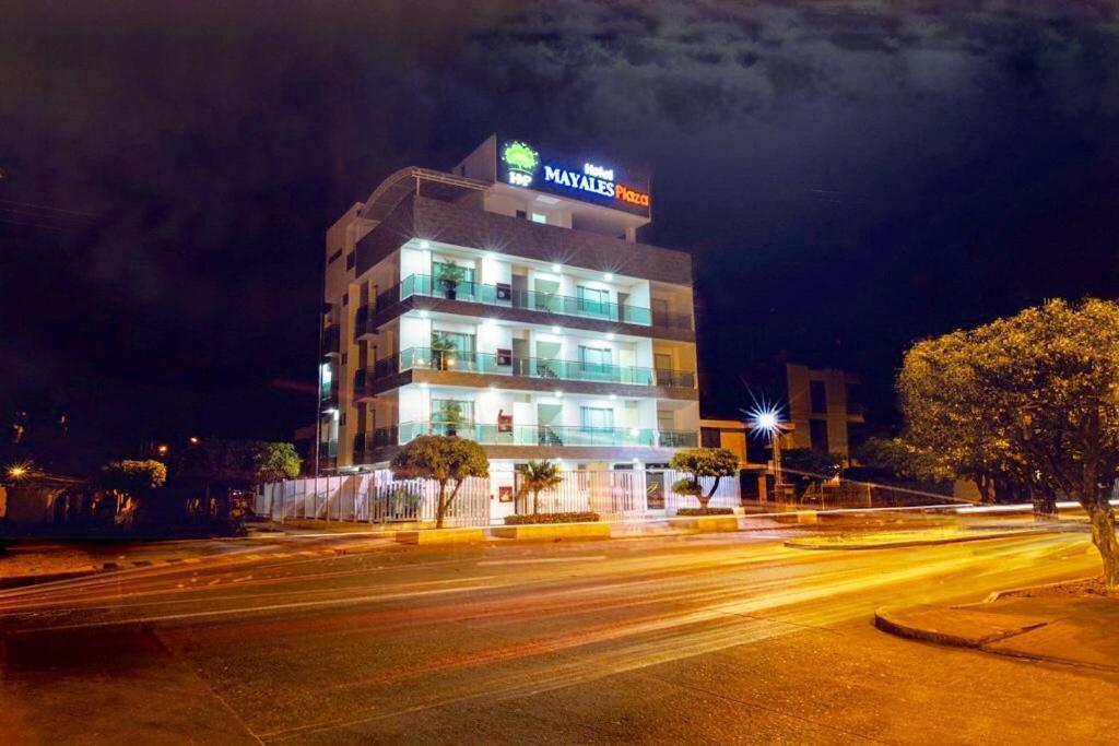 فاليدوبار Hotel Metropolitano Plaza المظهر الخارجي الصورة