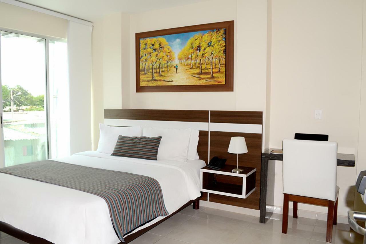Hotel Metropolitano Plaza فاليدوبار المظهر الخارجي الصورة